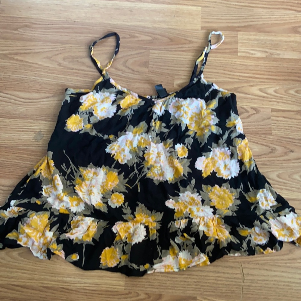 Volcom top with floral design in size XS
